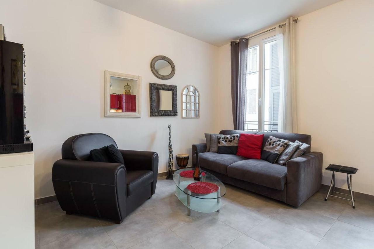 Stylish White And Red Apartments Juan-les-Pins Exterior photo